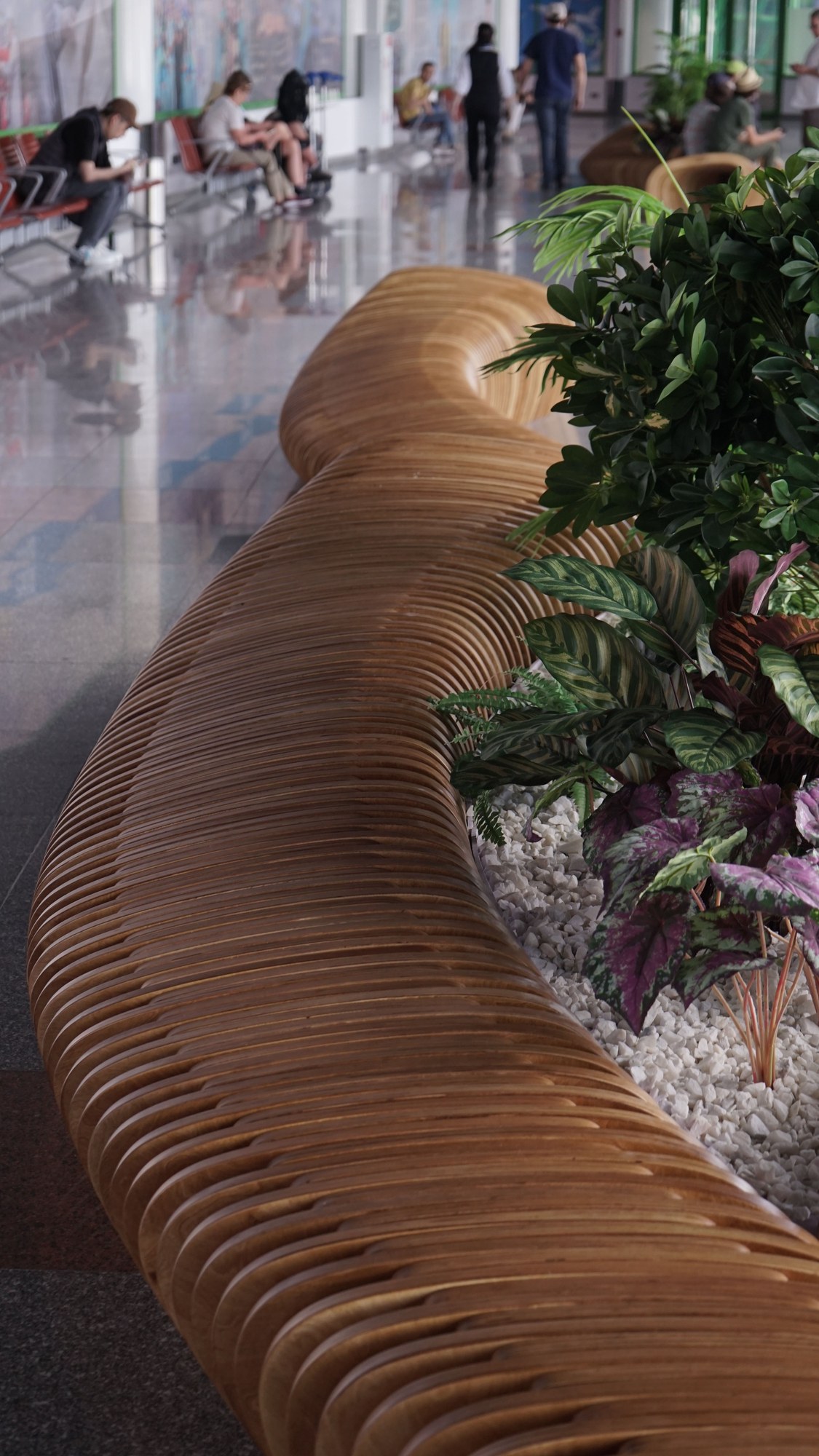 Parametric bench GL4.13 at Astana International Airport Astana · photo 7 of 11