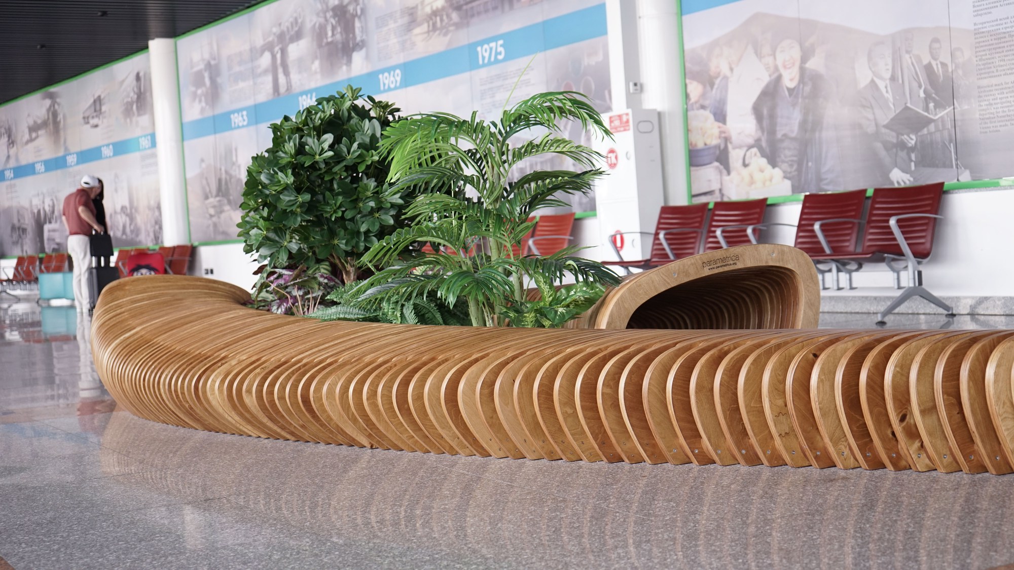 Parametric bench GL4.13 at Astana International Airport Astana · photo 8 of 11