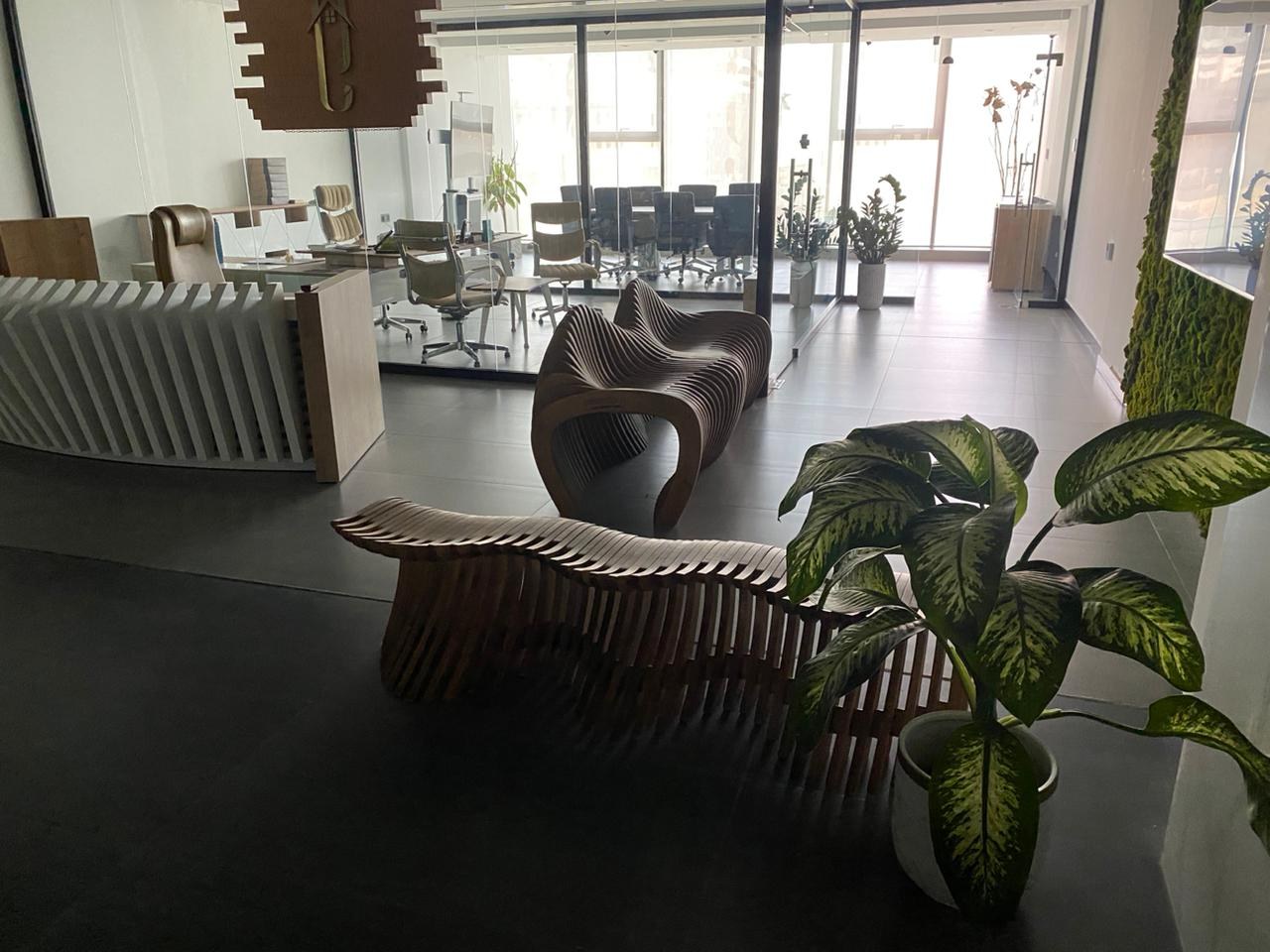 Parametric bench S3.32 at EBLAL GROUP showroom Baghdad · photo 2 of 2