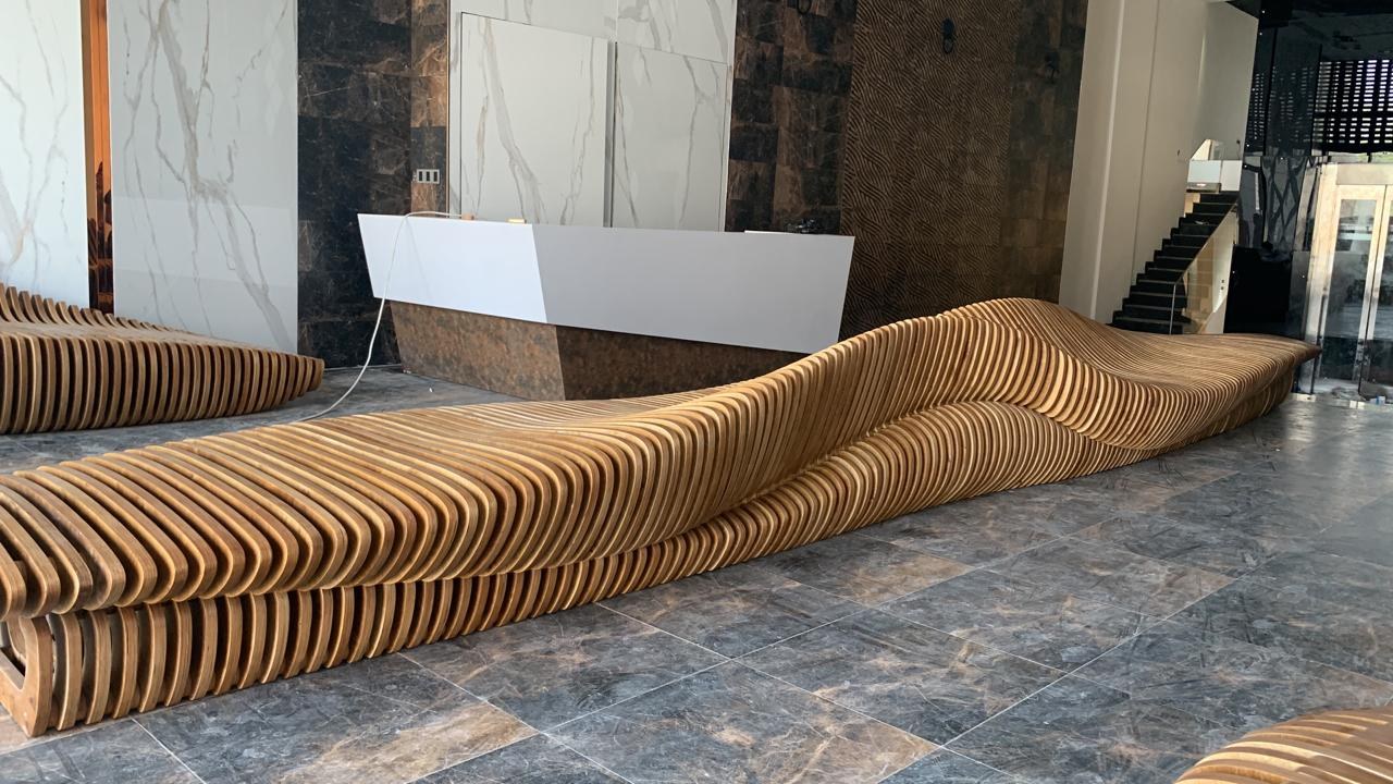 Parametric bench W3.1 at EBLAL GROUP showroom Baghdad · photo 2 of 2