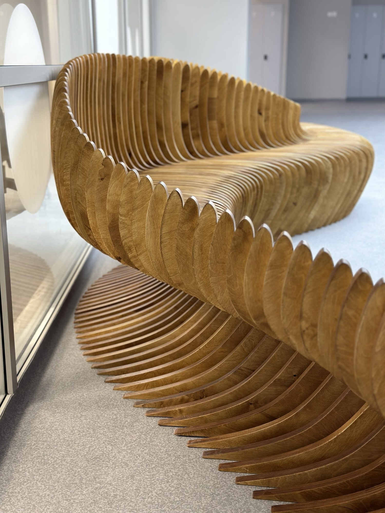 Parametric bench S4.1210 at SCHOKAN School Almaty · photo 5 of 6