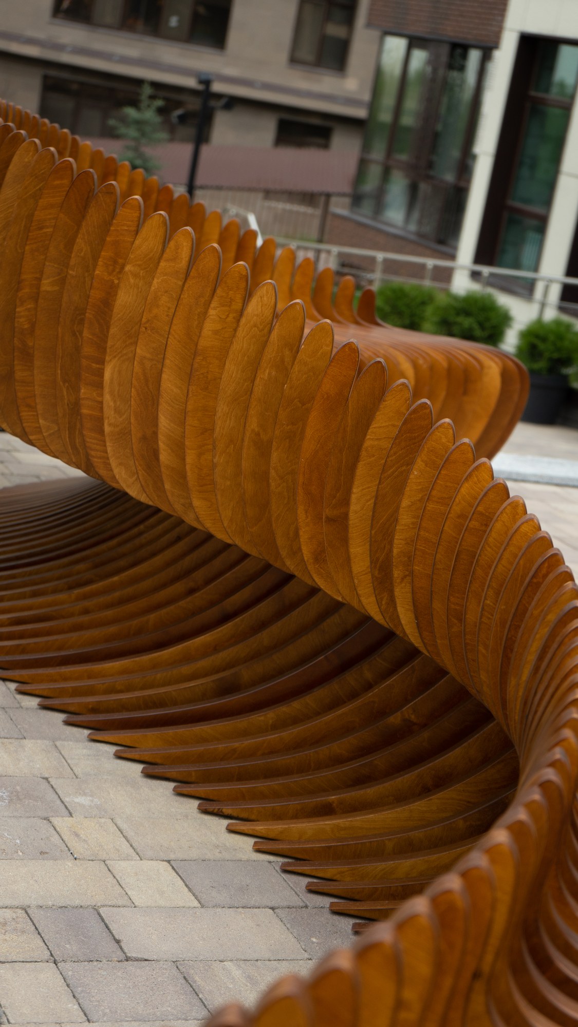 Parametric bench S4.124 at Grande Vie RAMS Almaty · photo 6 of 6