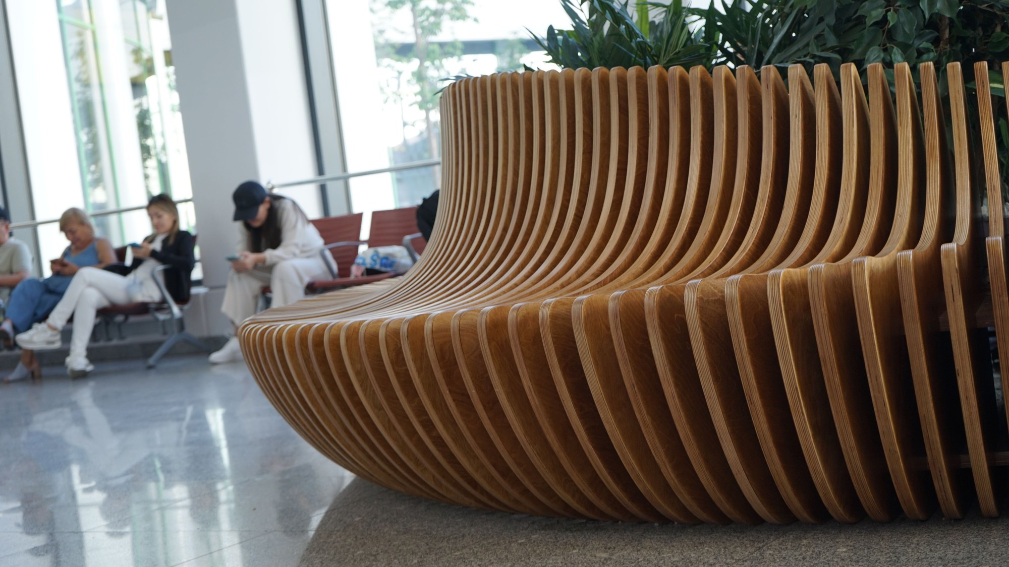 Parametric bench Gi-5.1 at Astana International Airport Astana · photo 7 of 9