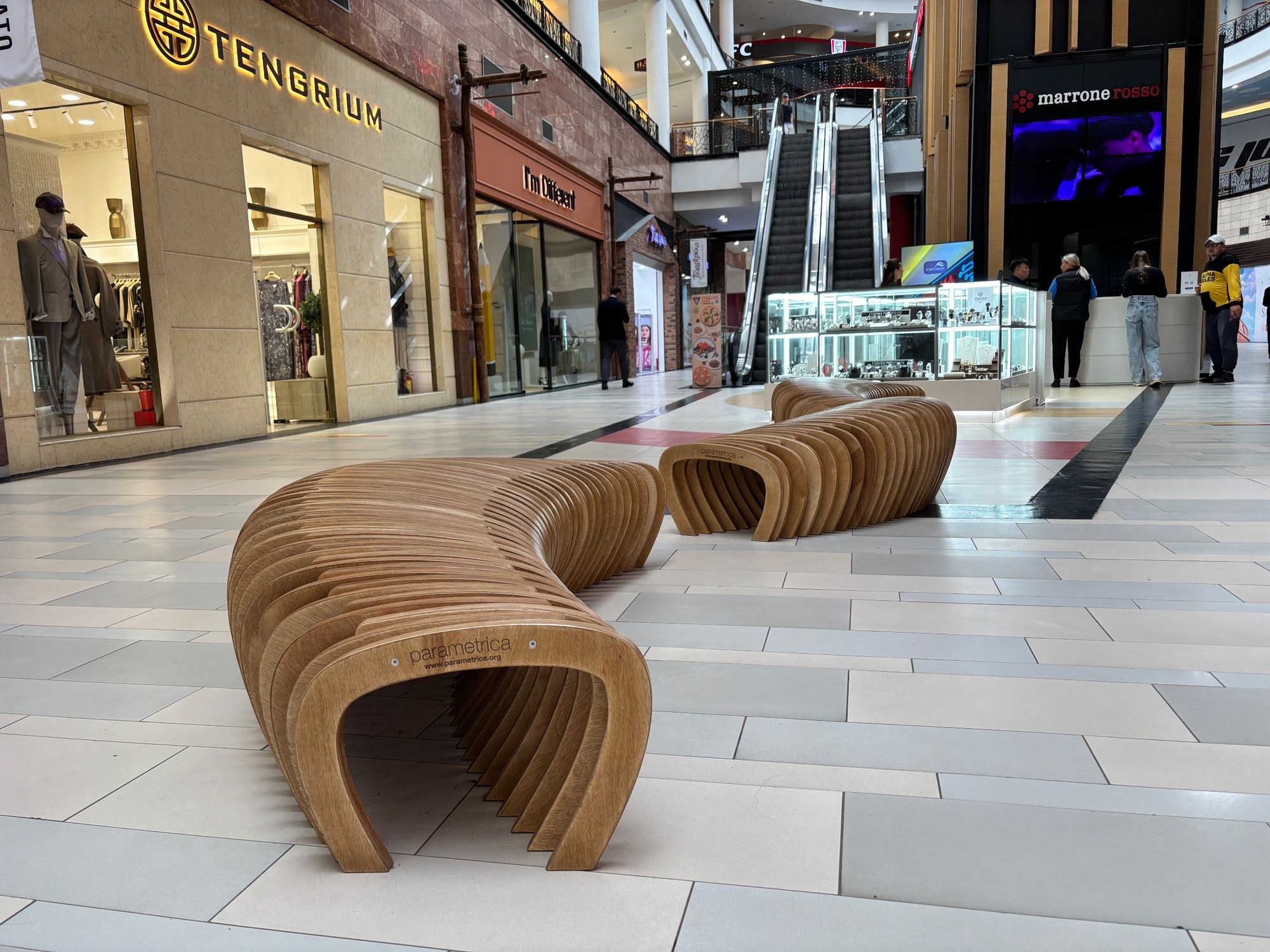ТРЦ Сарыарка, г.Астана, Astana — parametric benches